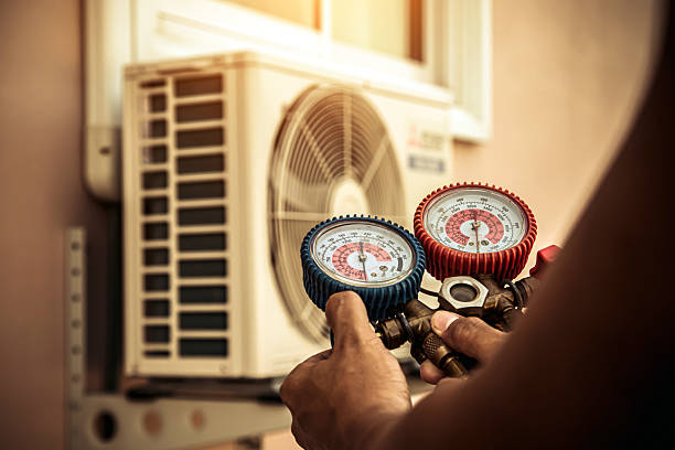 Professional Hvac Installation technician working in Roanoke, AL